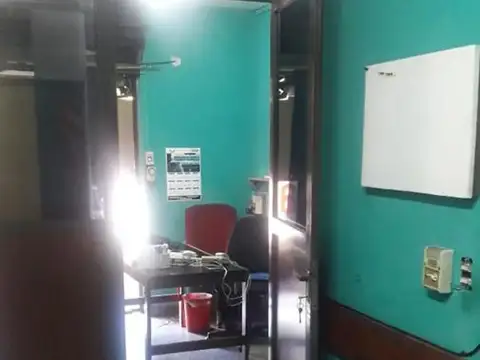 Local en Venta Via Púb.