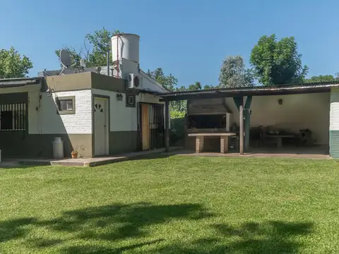 Casa en Venta con 3 cocheras