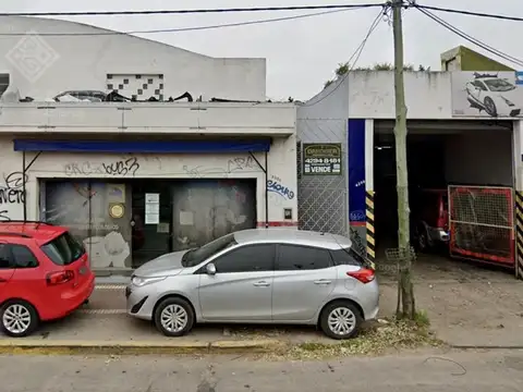 Excelente depósito de losa con local u oficina sobre la Avda 