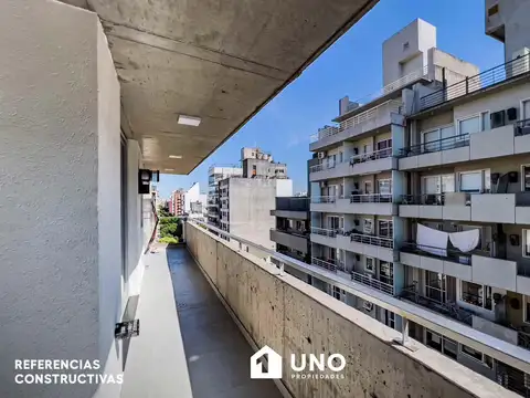 Montevideo y Juan Manuel de Rosas - Amplio Dpto de 1 Dormitorio Externo.