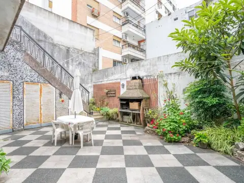 Avenida Coronel Esteban Bonorino 200