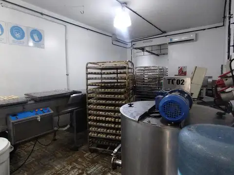 Galpon en Venta 8  mts Frente