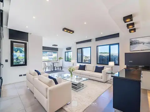 Venta - Casa 4 ambientes con pileta y parrilla - Rúmenco "Las Lomas"