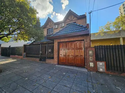 Venta Casa 5 ambientes - Bruselas 1615 (Villa Devoto)