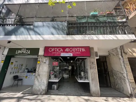 Local al Frente, con Vidriera, sobre la Av. Alberdi al 4.700, Floresta