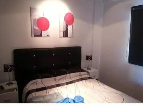 Venta De Amplio Departamento Dos Ambientes - Santos Lugares