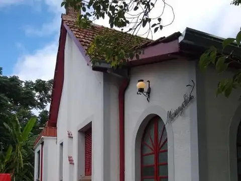 EXCELENTE CASA DE 4 AMBIENTES MULTIFAMILIAR EN VENTA - ITUZAINGO SUR