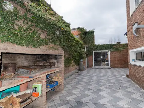 Casa en Venta con 3 cocheras