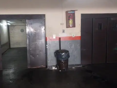 Presidente José Evaristo Uriburu e/ Corrientes y Lavalle