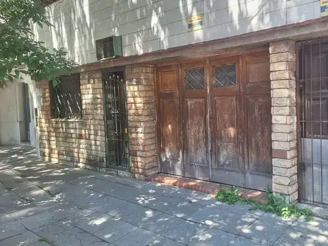 Casa multifamiliar en el centro de Valentin Alsina