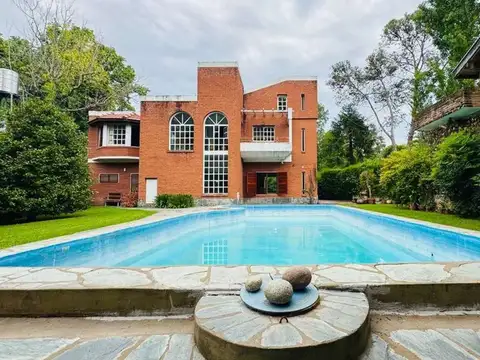 Casa 4 amb - Venta - Pque Leloir - Quincho Pileta