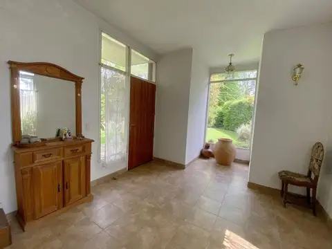 Casa 4 amb - Venta - Pque Leloir - Quincho Pileta