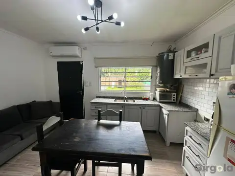 Casa 2 ambientes con 1 baño