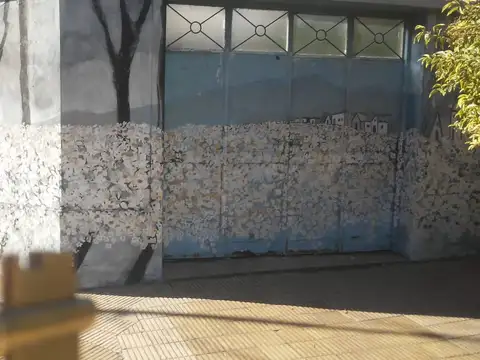 Casa de 3 Ambientes con cochera y terraza.