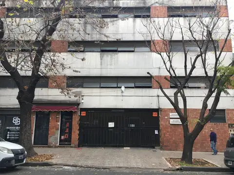 COCHERA FIJA CUBIERTA EN BONIFACIO AL 500