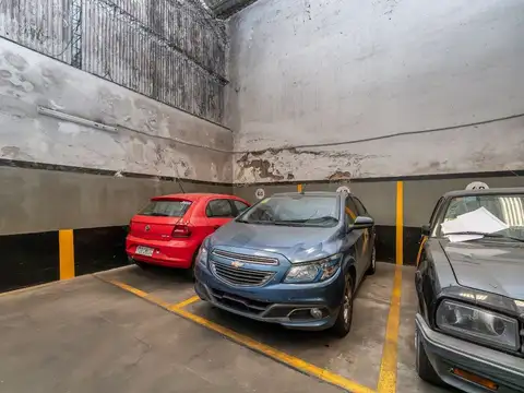 Cochera en venta en Almagro –Zona con alta demanda