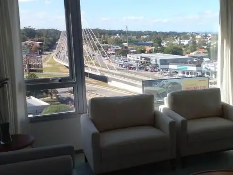 Excelente Apartamento En Barra De Carrasco 2 Dormitorios Amueblado.