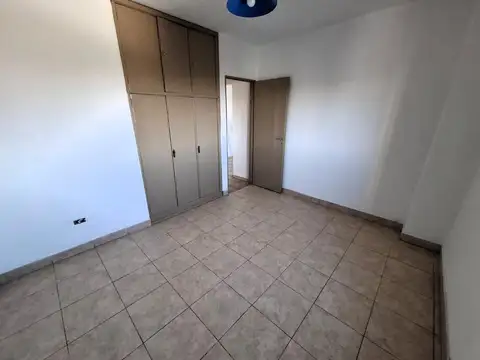 Av. Gral. Paz 15200, Piso 4