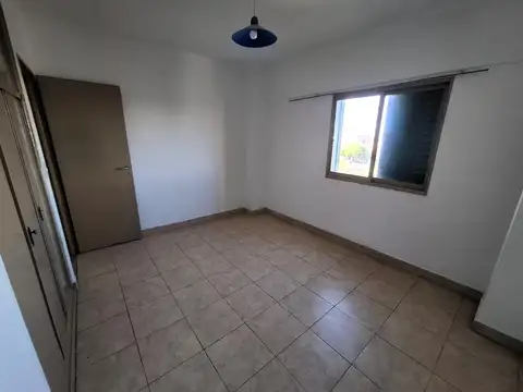   ALQUILADO   DEPARTAMENTO 3 AMB. CON BALCÓN, EN 4º PISO