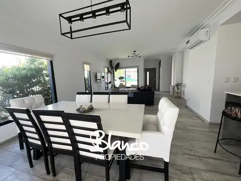 Casa en Venta en Pilar Del Este, USD 220.000
