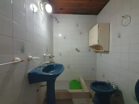 Casa 6 ambientes con 3 baños