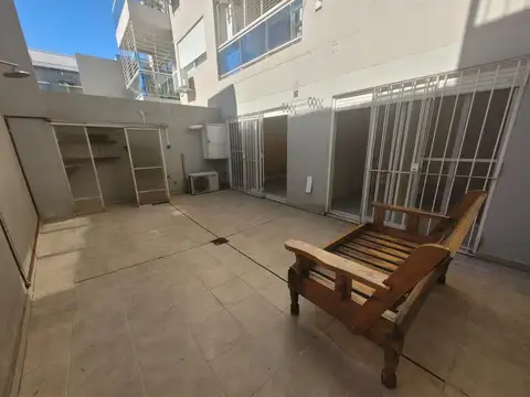 Departamento 2 ambientes con patio