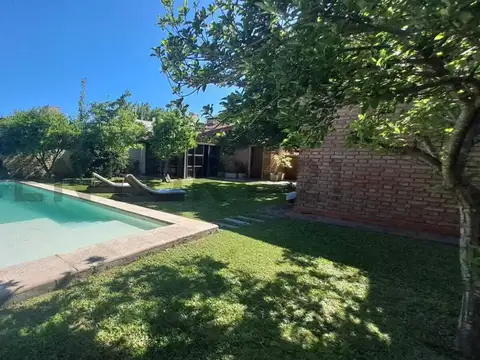 Los Aromos 300, Piso 0