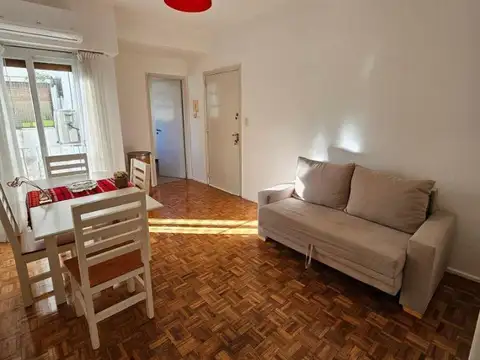 Depto. 2 Amb. Piso Alto, Luminoso y Excel. Ubic. Op. muebles