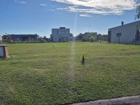 Lote interno en venta – Barrio Santa Emilia, Pilar del Este