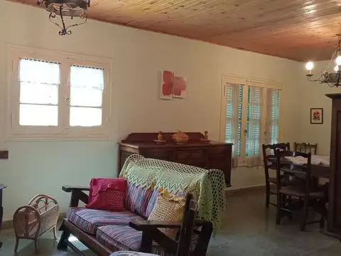 VENTA CASA LA SERRANITA 3 DORMITORIOS MAS 1 DPTO