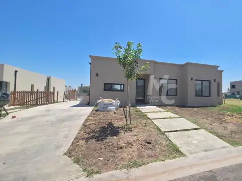 Casa a estrenar en Santa Elisa