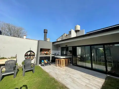 Casa en Alquiler Temporal con 2 cocheras