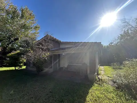 CASA EN VENTA CON PILETA PARQUE ALVEAR A/CREDITO