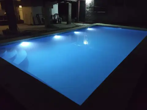 CASA EN VENTA CON PILETA PARQUE ALVEAR A/CREDITO