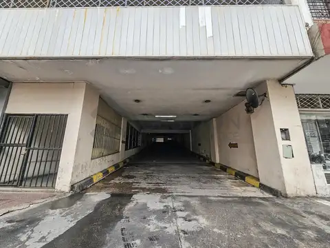 Cochera En Venta En El Centro de Córdoba - Sobre Calle Santa Rosa