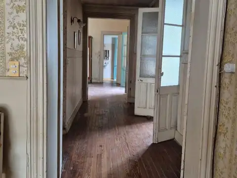 CASA AMPLIA EN CASCO HISTORICO