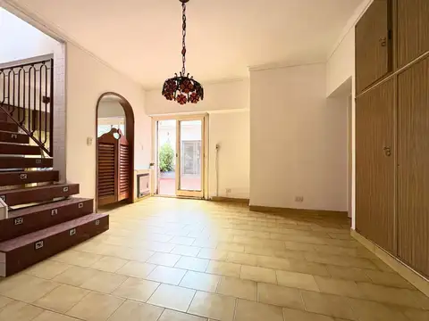 Venta Casa en Lote Propio 5 ambientes- Tres de Feb