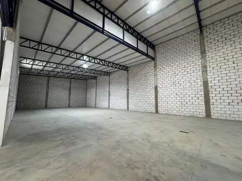 Alquiler  de Gran Nave/Galpón a estrenar- ruta 11