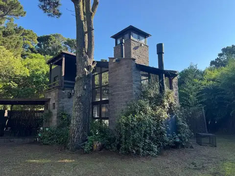 Venta Casa de 4 ambientes en Mar de Las Pampas , Villa Gesell