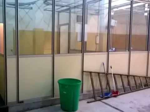 Galpon en Venta 31  mts Fondo