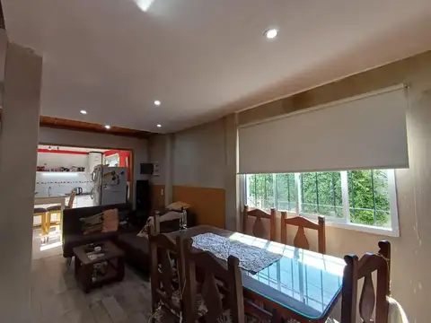Casa en Venta con 4 cocheras