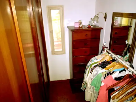 DEPARTAMENTO 4 AMBIENTES TIPO CASA CON PATIO, TERRAZA Y QUINCHO. C. LARRALDE 71 AVELLANEDA.