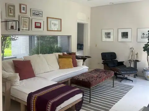 Casa en Alquiler Temporal con 3 cocheras