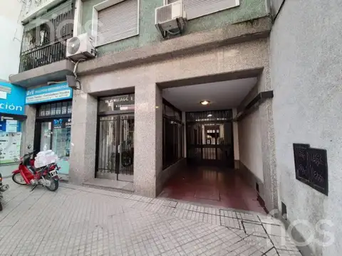 VENTA COCHERA EN ZONA CENTRO