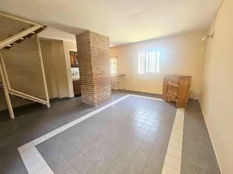 CASA 3 AMBIENTES VENTA MORENO COCHERA APTO CREDITO