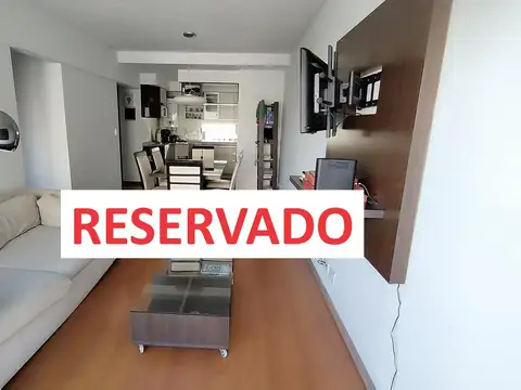 Departamento c/ balcón, cochera fija - muy luminoso - doblas