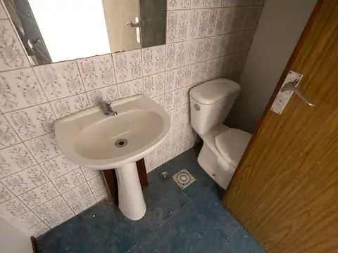 Alquiler de 4 oficinas en ciudad vieja