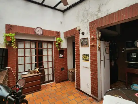 Sarmiento 2000, Piso pb