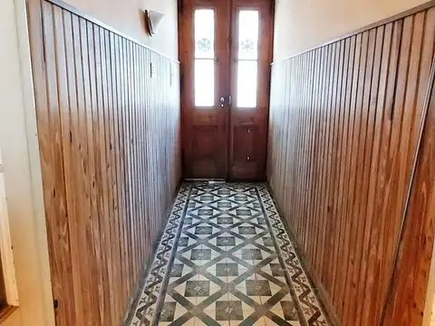 Casa 5 ambientes con 2 baños