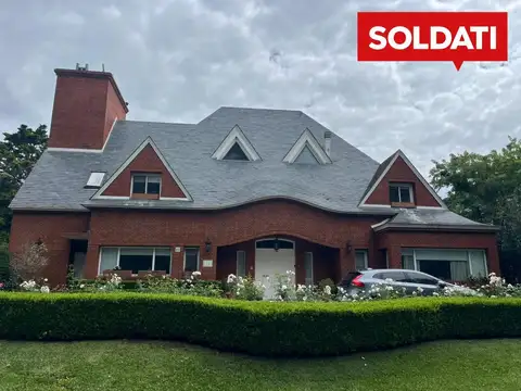 Casa en ALQUILER con muebles  en C.C. Armenia - vista al golf